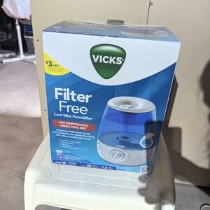 Vicks Blue and White Cool Mist Humidifier